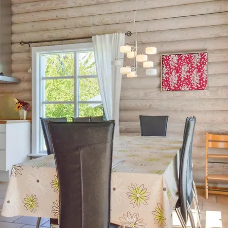 Attenbjerg Xi Feriehus *